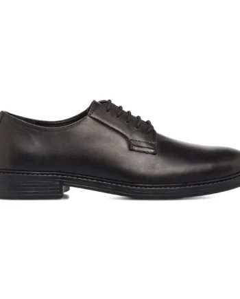 Derby negros de hombre en piel